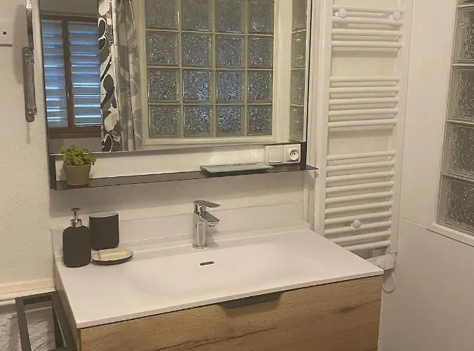 Apartamento Poppy De Charme A 2 Min Centre-ville Figeac